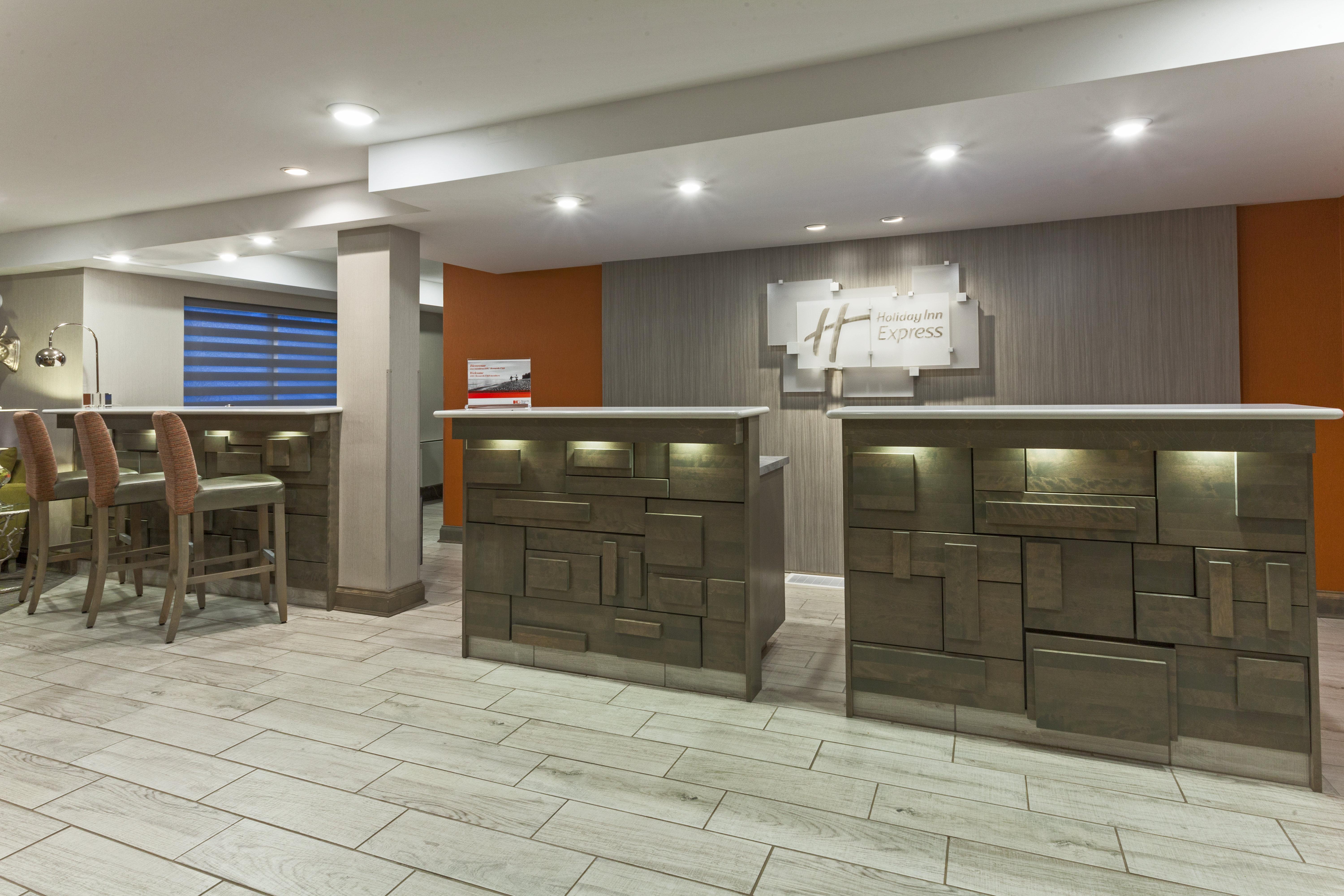 Holiday Inn Express Hotel & Suites Uptown Fredericton By Ihg Ngoại thất bức ảnh