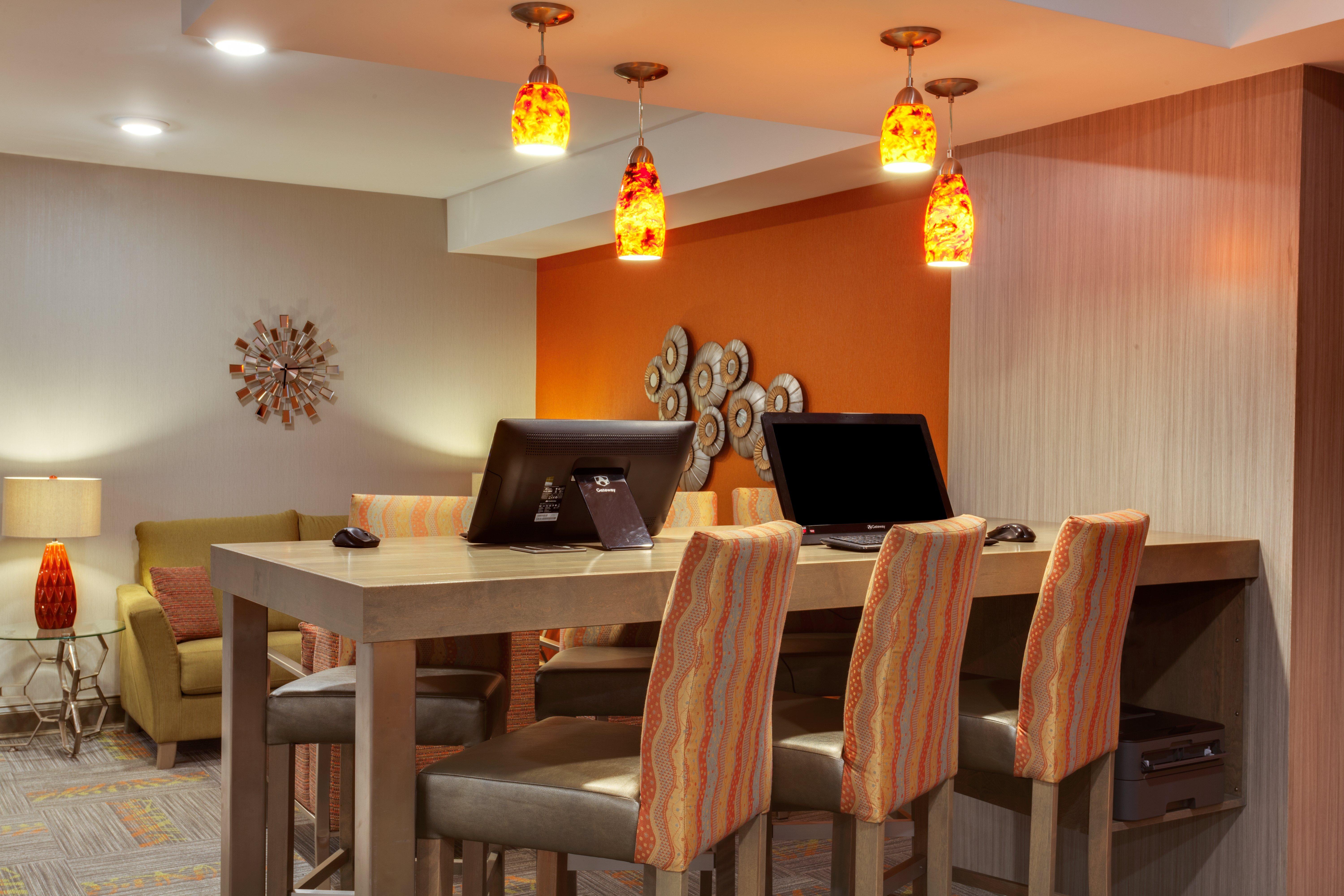 Holiday Inn Express Hotel & Suites Uptown Fredericton By Ihg Ngoại thất bức ảnh