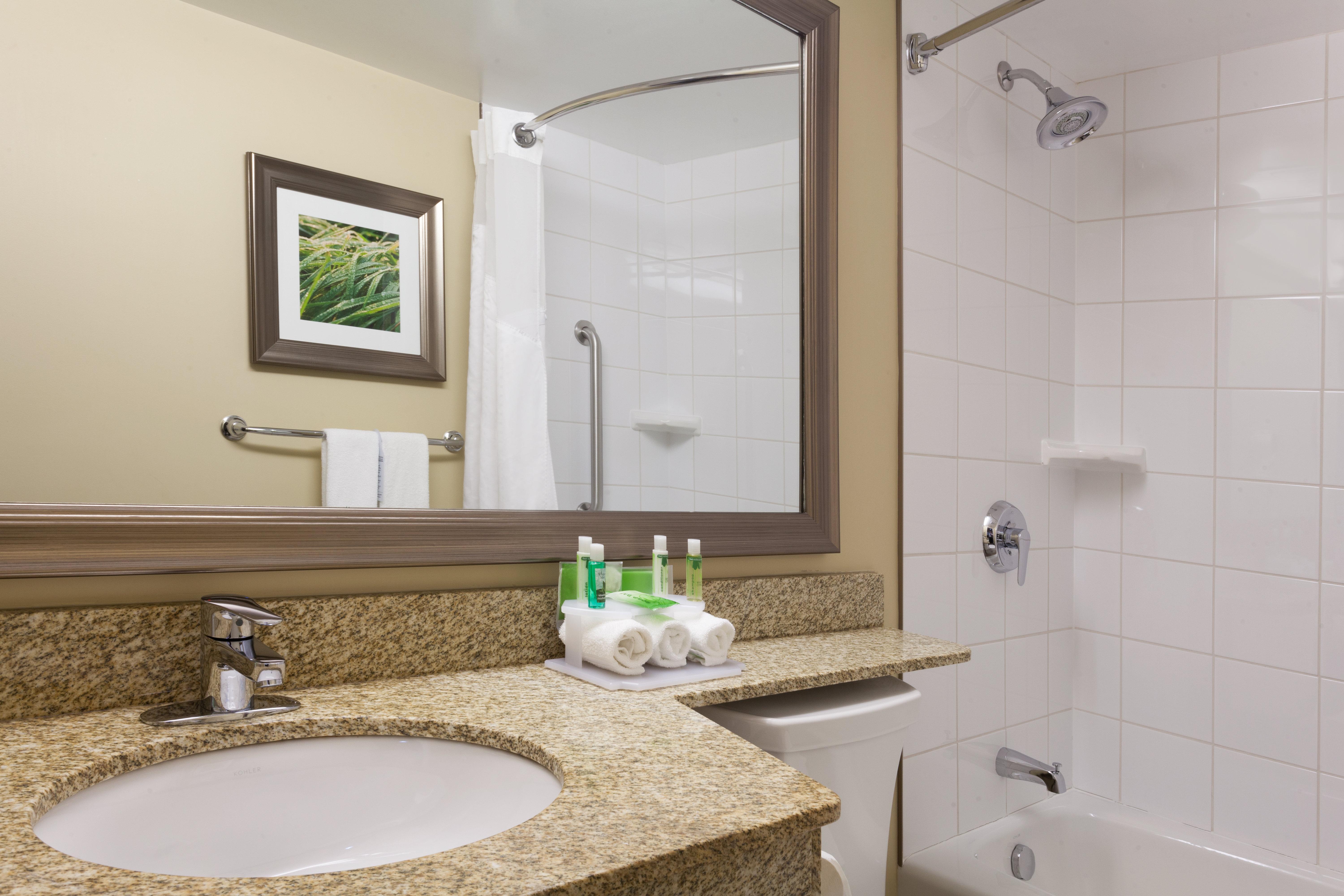 Holiday Inn Express Hotel & Suites Uptown Fredericton By Ihg Ngoại thất bức ảnh