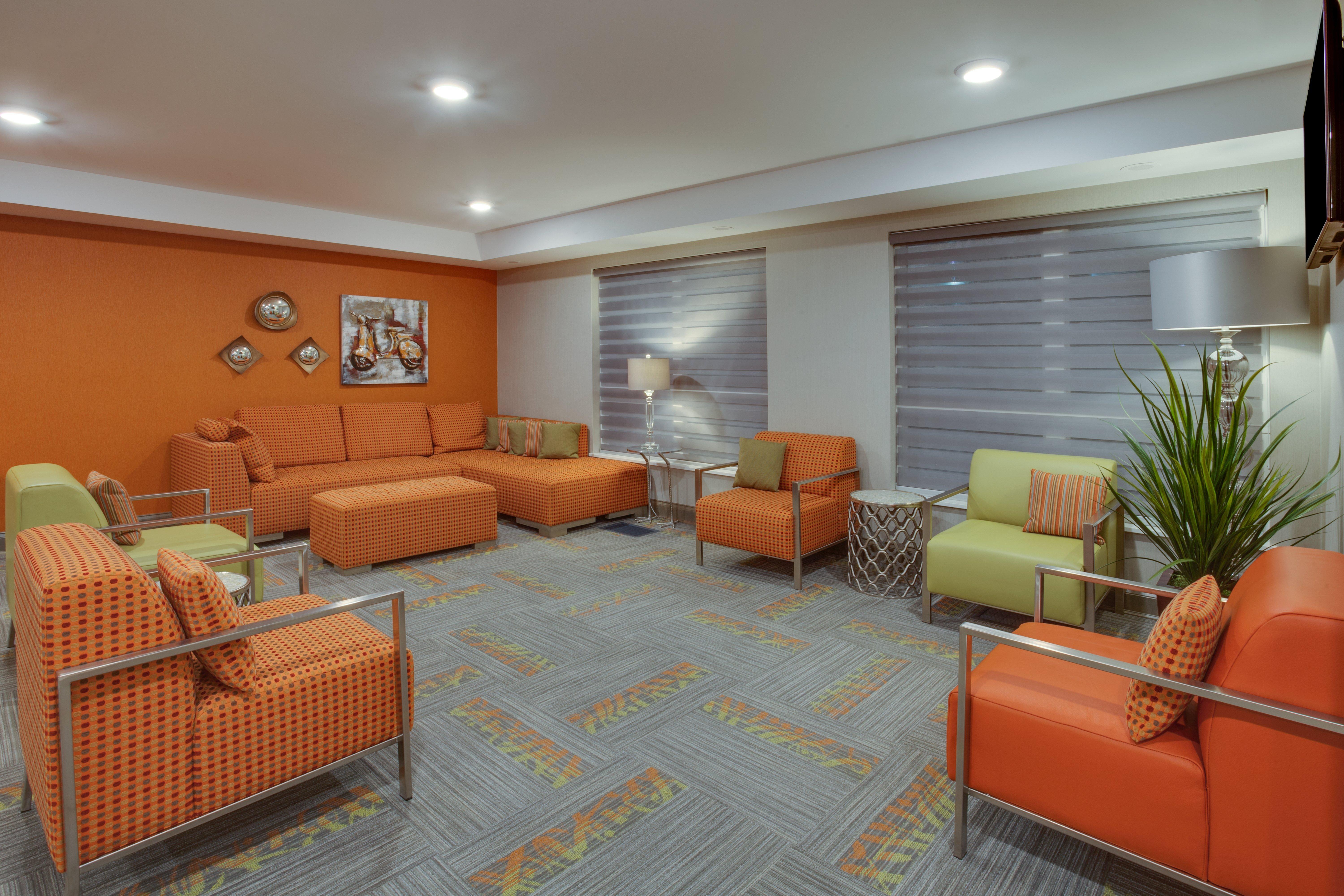 Holiday Inn Express Hotel & Suites Uptown Fredericton By Ihg Ngoại thất bức ảnh