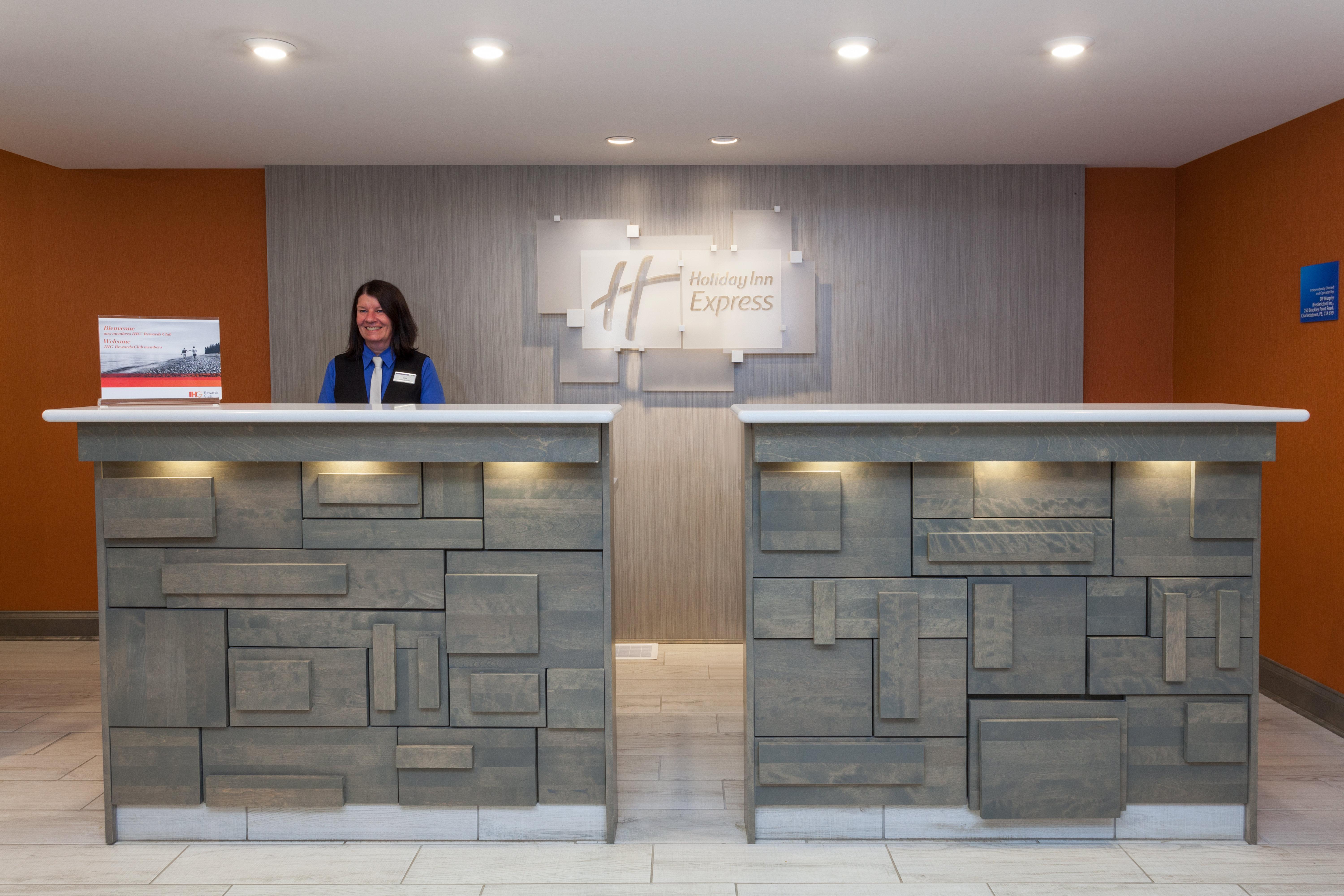 Holiday Inn Express Hotel & Suites Uptown Fredericton By Ihg Ngoại thất bức ảnh