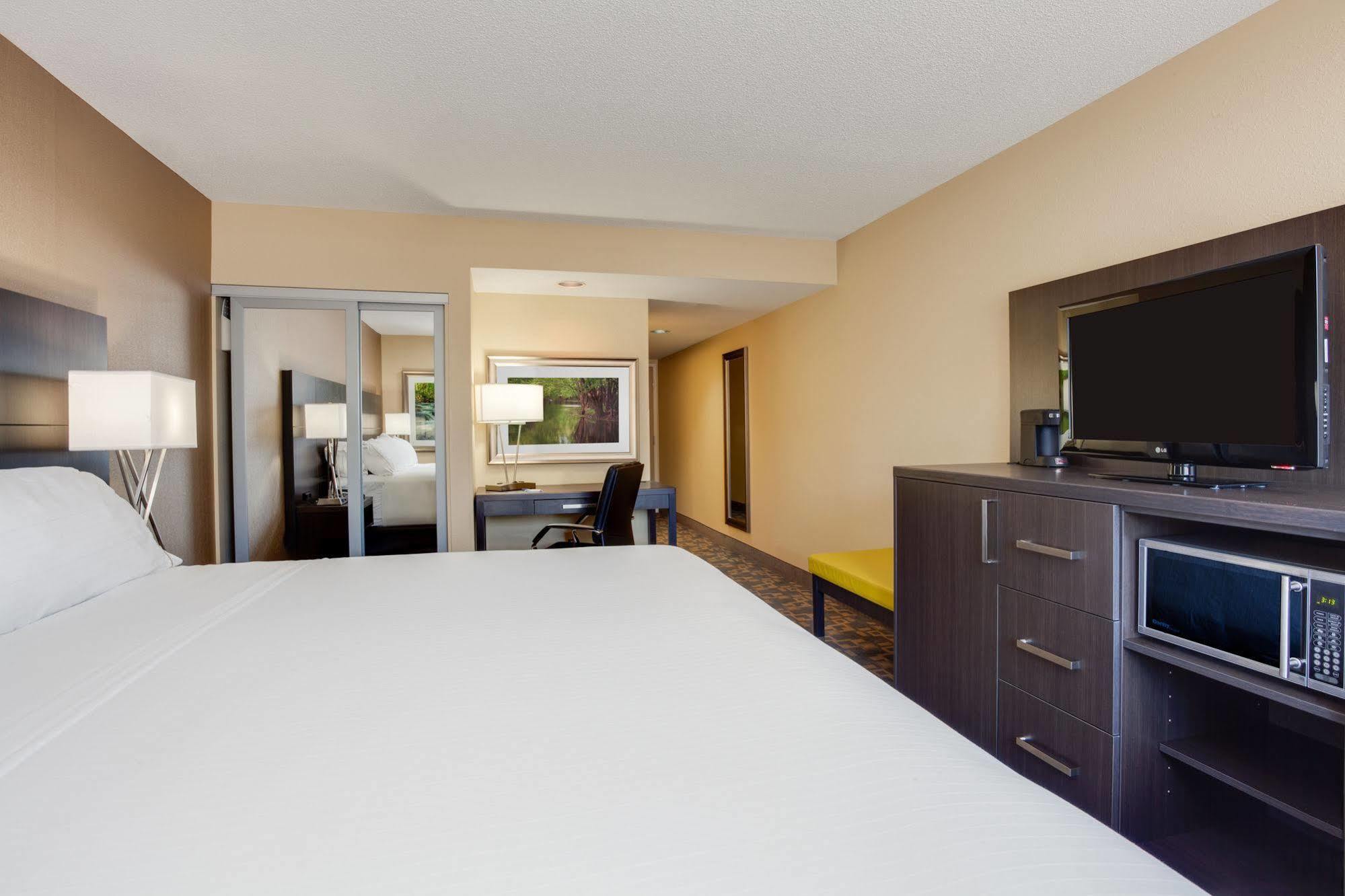 Holiday Inn Express Hotel & Suites Uptown Fredericton By Ihg Ngoại thất bức ảnh