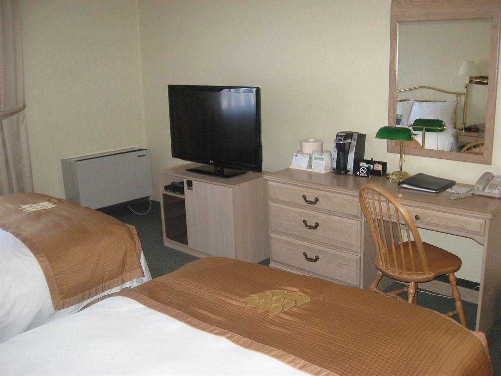 Holiday Inn Express Hotel & Suites Uptown Fredericton By Ihg Ngoại thất bức ảnh