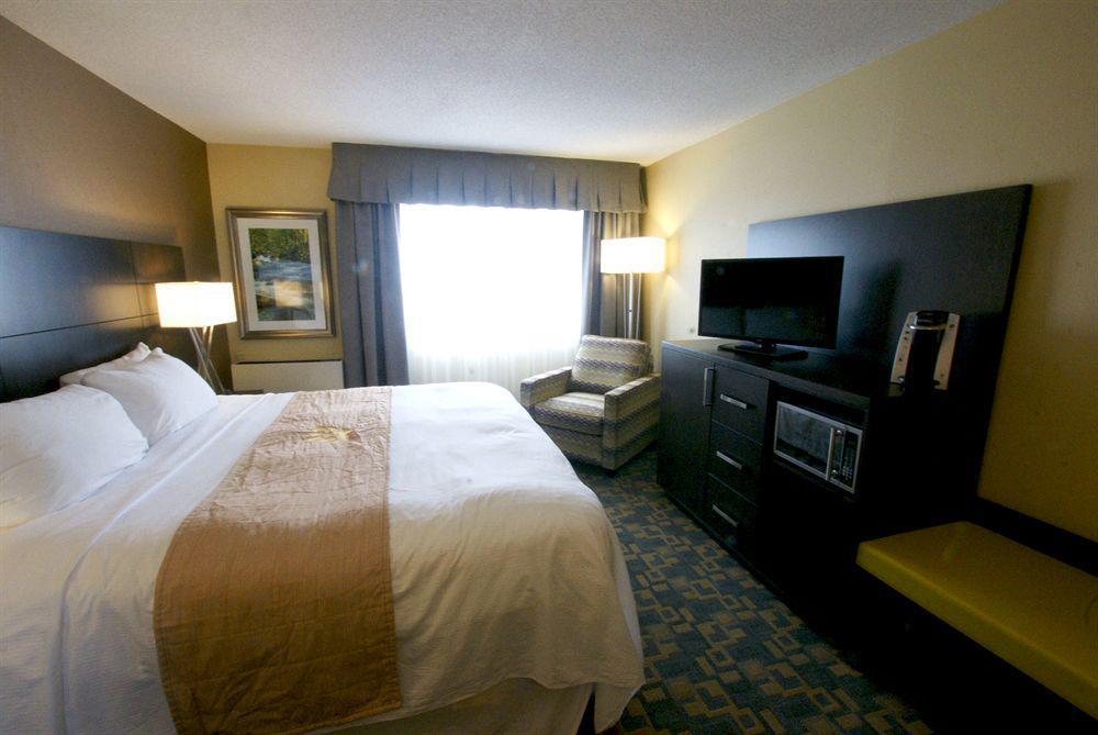 Holiday Inn Express Hotel & Suites Uptown Fredericton By Ihg Ngoại thất bức ảnh